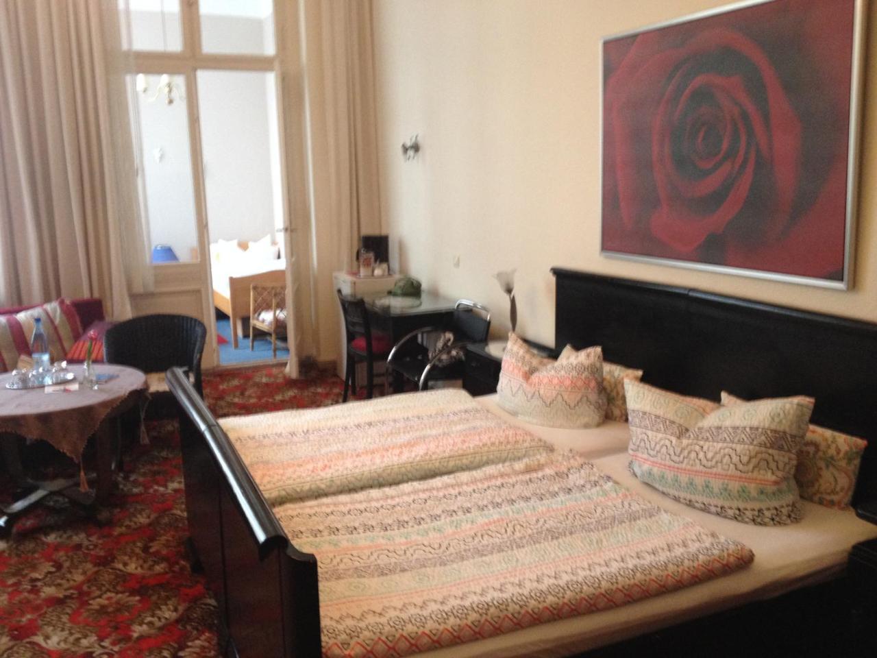 Hotel Pension Columbus Am Kurfurstendamm Берлин Экстерьер фото